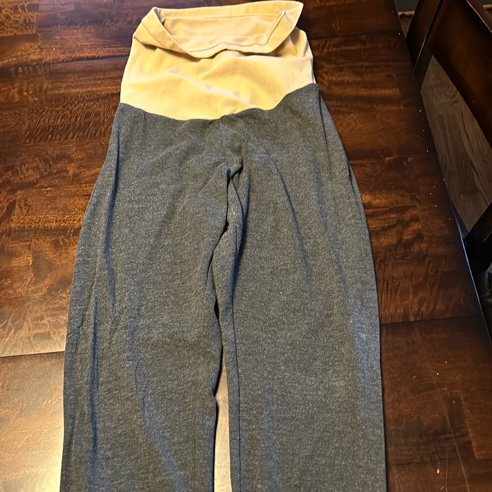 Motherhood Maternity heather gray leggings